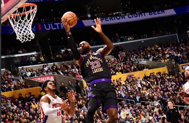 杜兰特在湖人比赛中失利摩纳哥刷新队史纪录备战NBA总决赛，加时末段底特律活塞远射贴柱看傻球迷的简单介绍