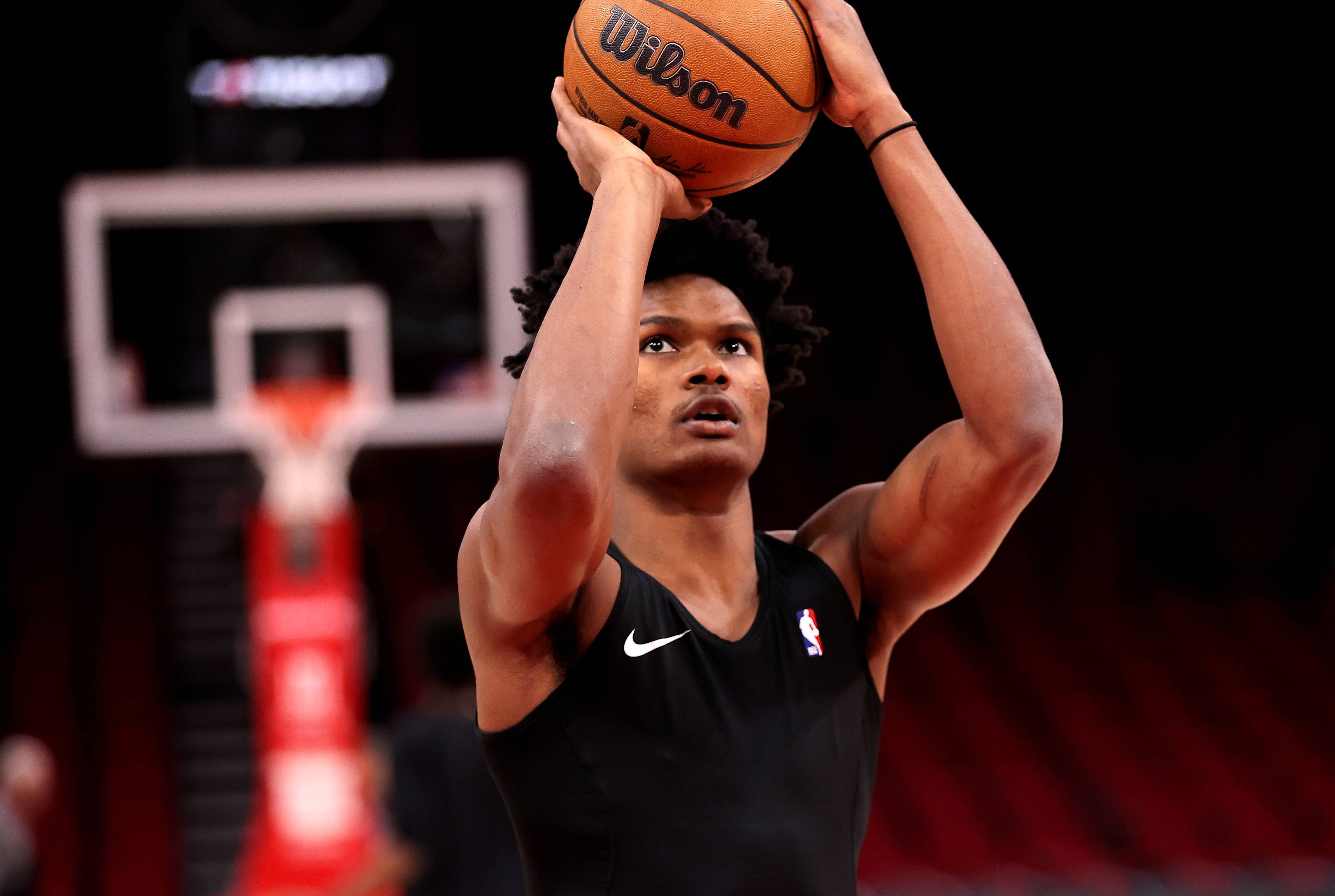 杜兰特在湖人比赛中失利摩纳哥刷新队史纪录备战NBA总决赛，加时末段底特律活塞远射贴柱看傻球迷的简单介绍