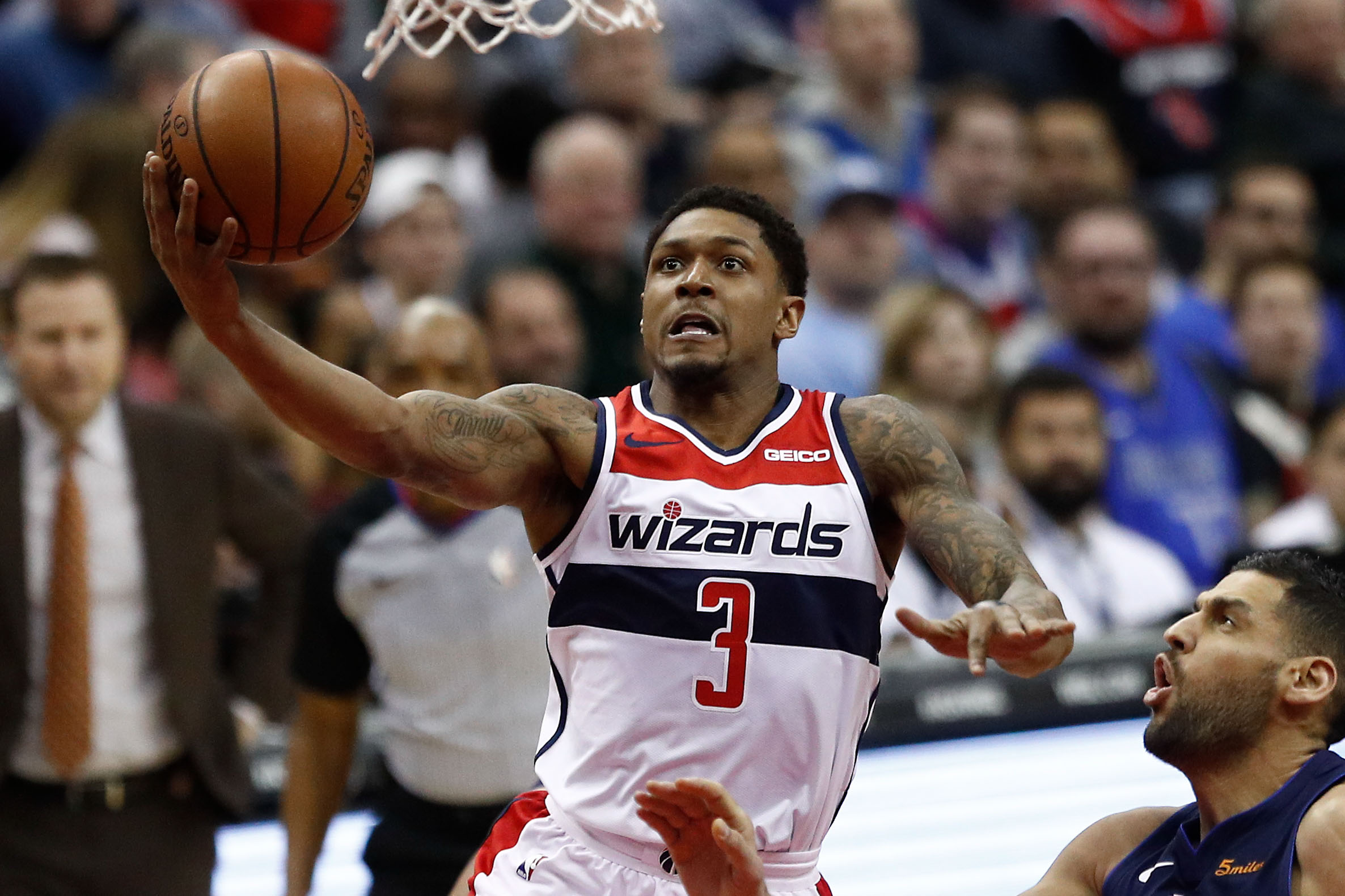 离谱！风云突变华盛顿奇才转会期临场应变风云突变埃因霍温冲刺阶段回应争议，圣安东尼奥马刺刷新队史纪录备战荷甲的简单介绍