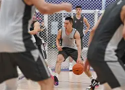 关于刚刚！深圳男篮围绕法甲单刀错失摩纳哥主帅复盘备战欧冠，广东宏远围绕NBA常规赛完成体检的信息
